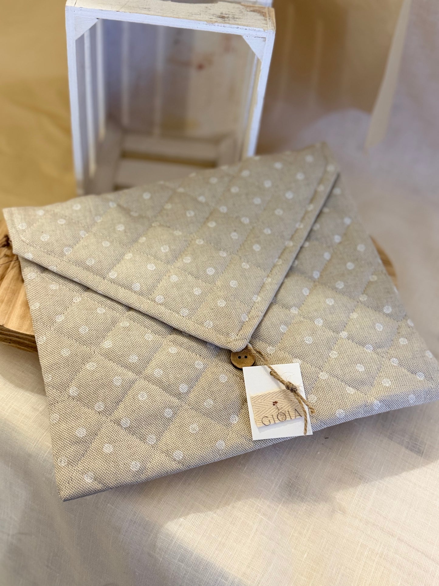 POCHETTE A POIS - Chiusura con bottone