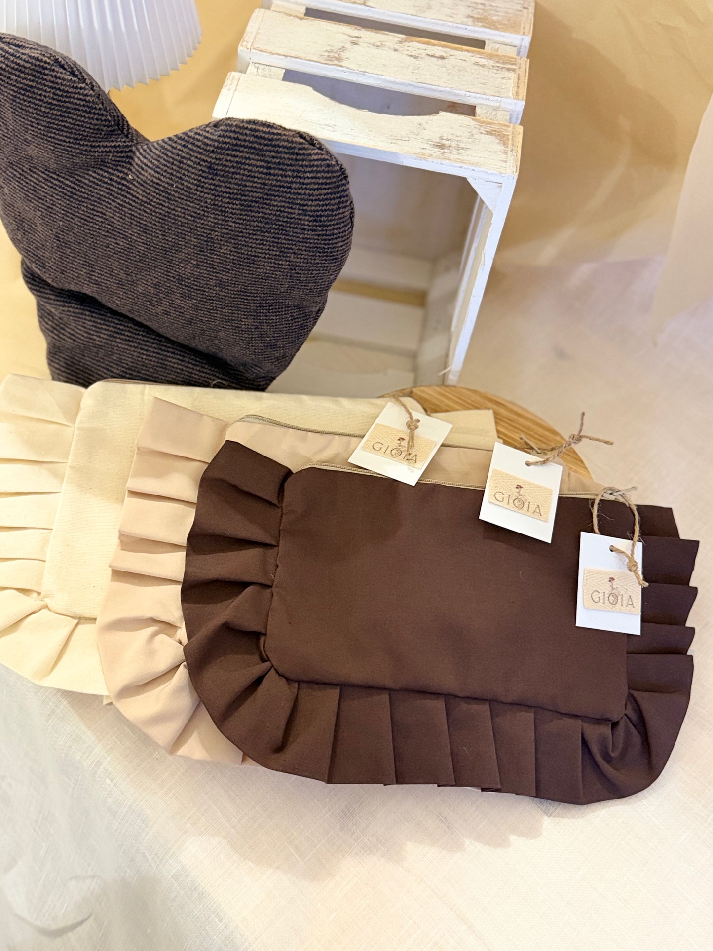 POCHETTE TINTA UNITA MARRONE - Chiusura con cerniera