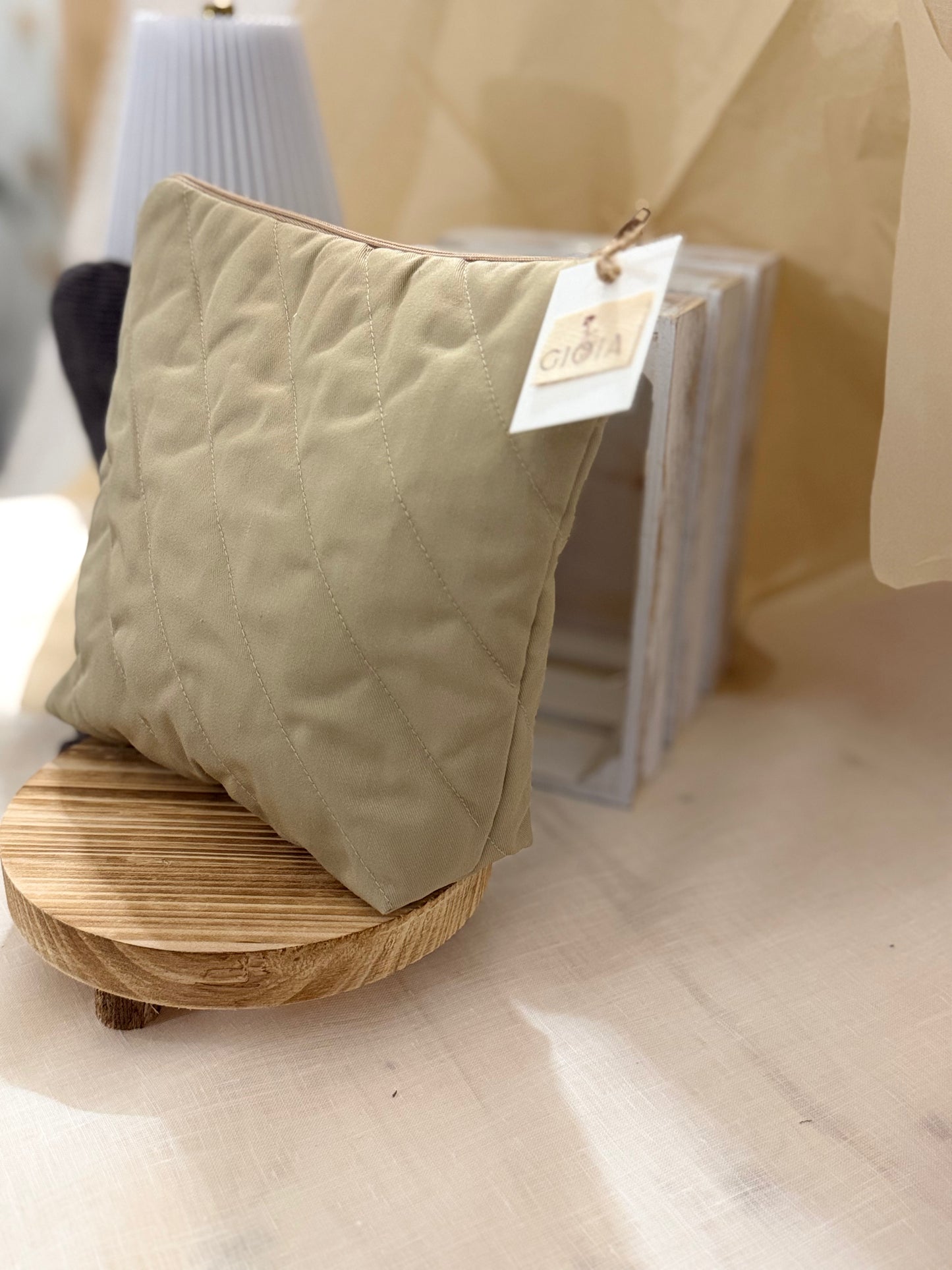 TROUSSE TINTA UNITA - Chiusura con cucitura